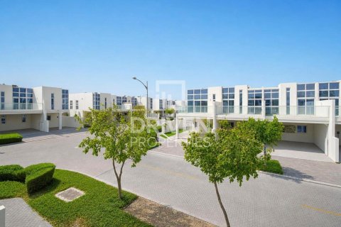 Villa de 6 dormitorios en Dubai, UAE No. 200049 8