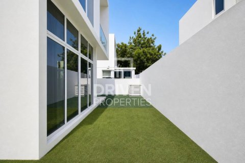 Villa de 6 dormitorios en Dubai, UAE No. 200049 10