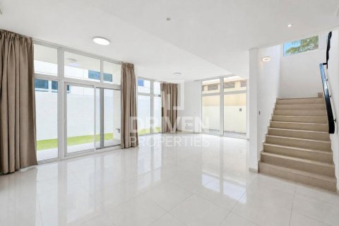 Villa de 6 dormitorios en Dubai, UAE No. 200049