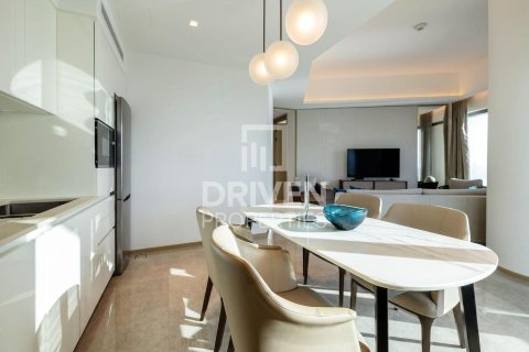 Квартира с 2 спальнями в Address Harbour Point, ОАЭ №193745