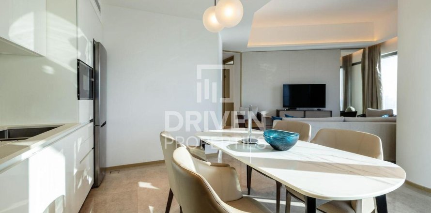Квартира с 2 спальнями в Address Harbour Point, ОАЭ №193745