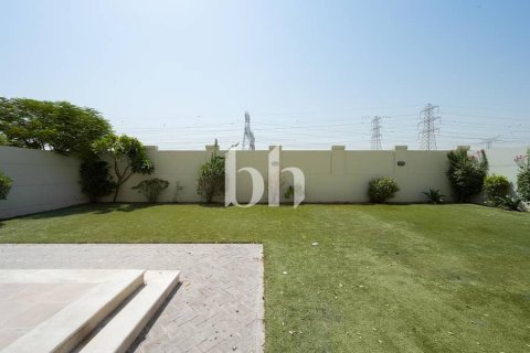 Villa de 4 dormitorios  No. 115781 25