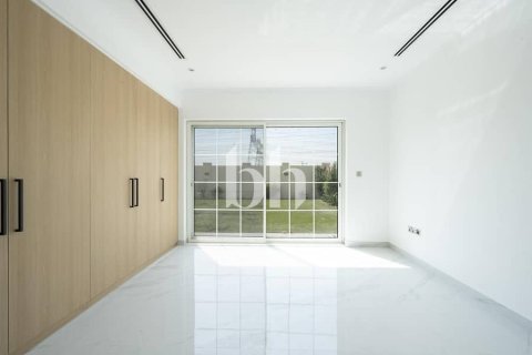 Villa de 4 dormitorios  No. 115781 8
