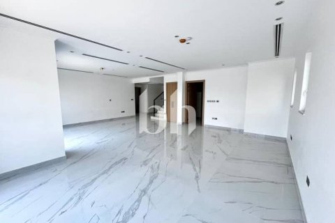 Villa de 4 dormitorios  No. 115781 3