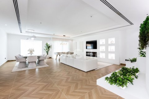 Квартира с 4 спальнями в Elite Residence, ОАЭ №155708