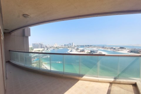 Apartment de 3 dormitorios en Al Khalidiya, UAE No. 4140 1