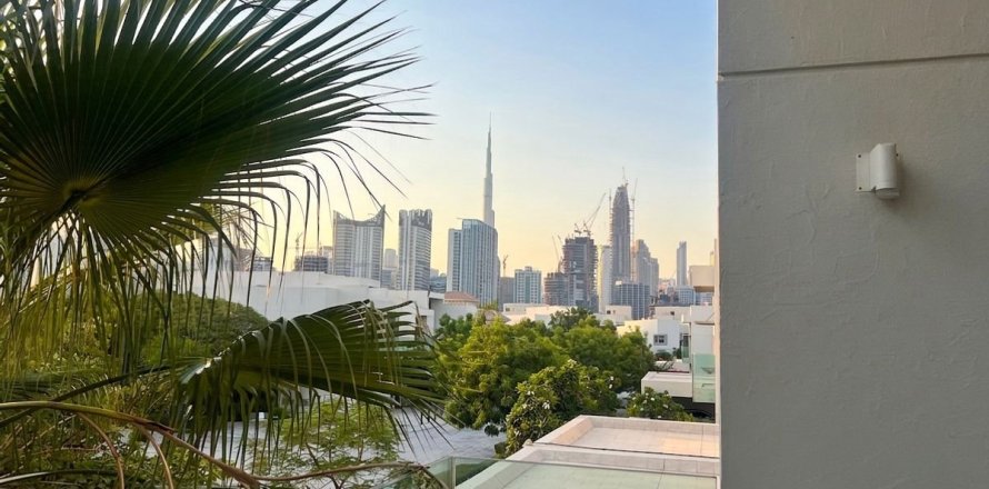 5 bedrooms Villa in Dubai, UAE No. 173280