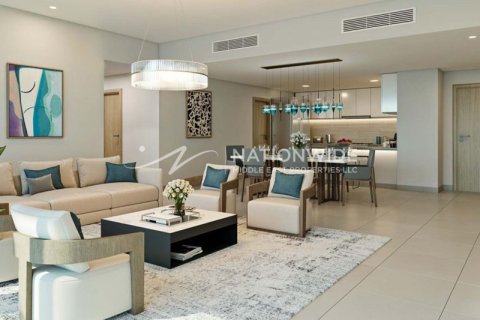 3 bedrooms Apartment in Abu Dhabi, UAE No. 104913 2