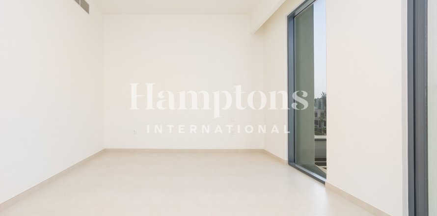 4 غرف نوم فيلا  رقم 131751