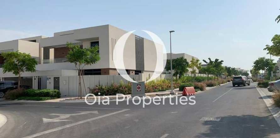 Villa de 5 dormitorios en Yas Island, UAE No. 65498