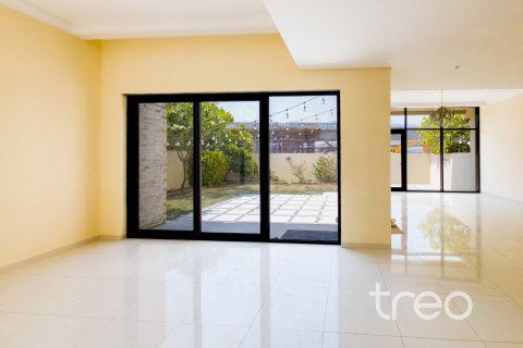 4 bedrooms Townhouse in DAMAC Hills (Akoya by DAMAC), UAE No. 199018