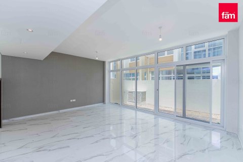 3 bedrooms Townhouse in Dubai, UAE No. 105645 8