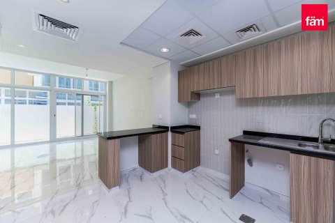 3 bedrooms Townhouse in Dubai, UAE No. 105645 4