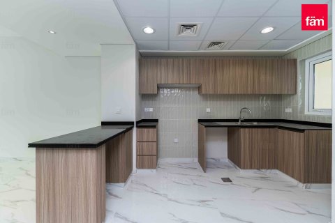 3 bedrooms Townhouse in Dubai, UAE No. 105645 6