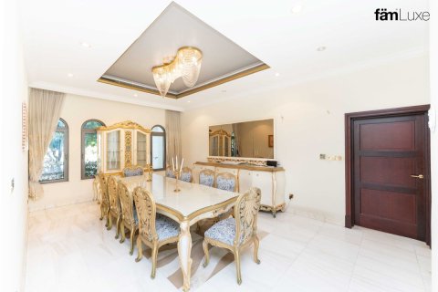 6 bedrooms Villa in Palm Jumeirah, UAE No. 143378 3