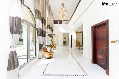 6 bedrooms Villa in Palm Jumeirah, UAE No. 143378 15