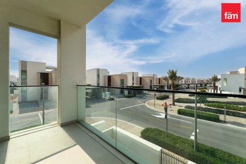4 bedrooms Villa in Dubai, UAE No. 143372