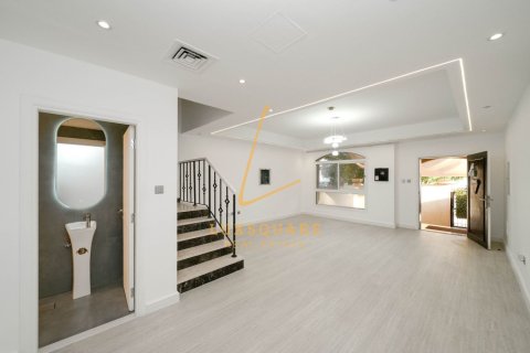 3 غرف نوم فيلا في دائرة قرية جميرا, الإمارات العربية المتحدة رقم 150631 8