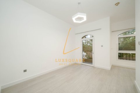 3 غرف نوم فيلا في دائرة قرية جميرا, الإمارات العربية المتحدة رقم 150631 15