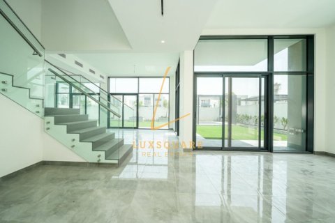 Villa de 4 dormitorios en Murooj Al Furjan, UAE No. 150630 8
