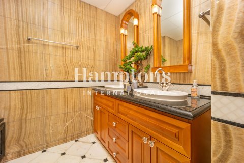 2 bedrooms Apartment in Burj Khalifa, UAE No. 165126 8