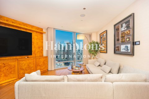 2 bedrooms Apartment in Burj Khalifa, UAE No. 165126 21