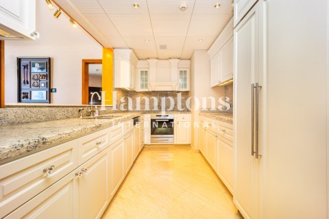 2 bedrooms Apartment in Burj Khalifa, UAE No. 165126 26