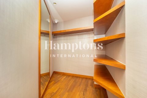2 bedrooms Apartment in Burj Khalifa, UAE No. 165126 15