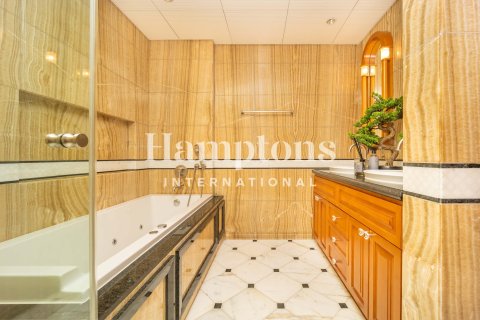 2 bedrooms Apartment in Burj Khalifa, UAE No. 165126 17