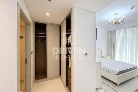 Квартира с 2 спальнями в EMAAR Beachfront, ОАЭ №209283 8