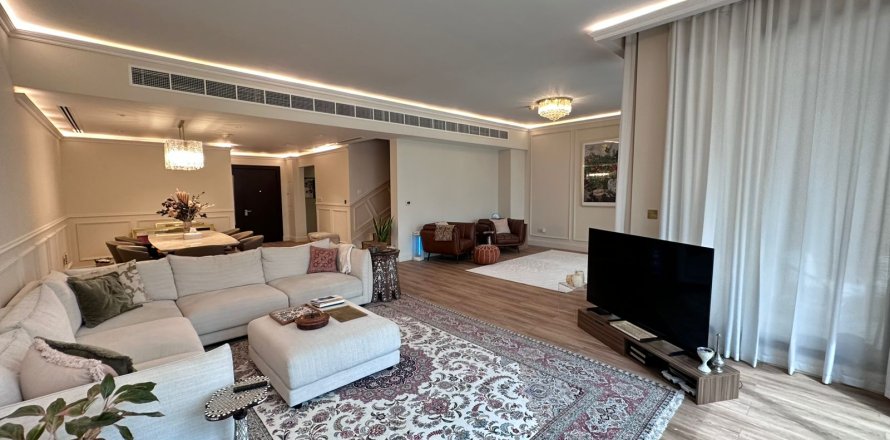Townhouse de 4 dormitorios en Jumeirah Islands, UAE No. 156459