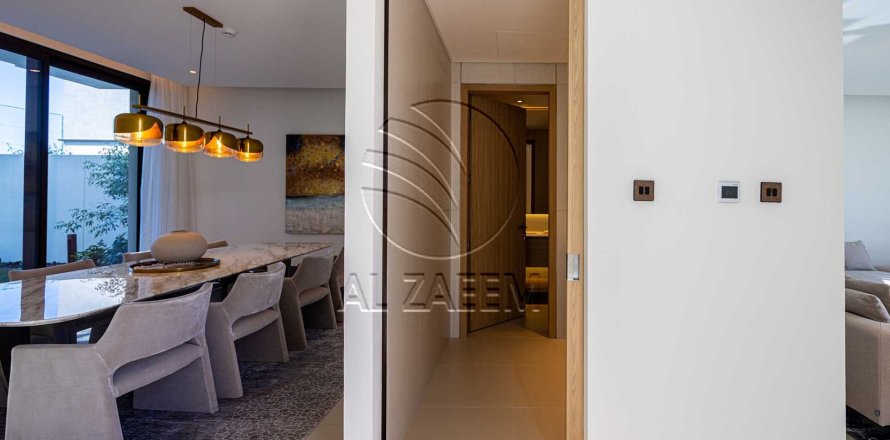 4 bedrooms Villa on the Saadiyat Island, UAE No. 167982
