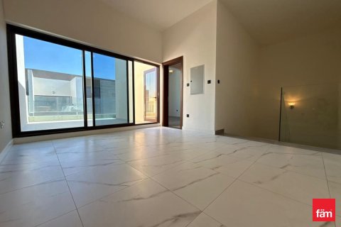 Villa de 4 dormitorios No. 134924 3