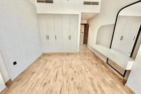 Квартира с 2 спальнями в Jumeirah Village Triangle, ОАЭ №160142 13