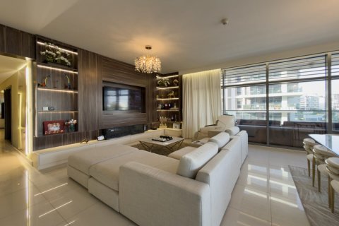 Квартира с 3 спальнями в Дубай Хилс Эстейт, ОАЭ №160139 3