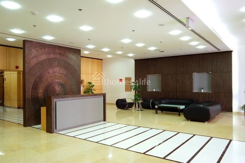 Appartement de 3 chambres à Emirates Crown, UAE No. 140060 4