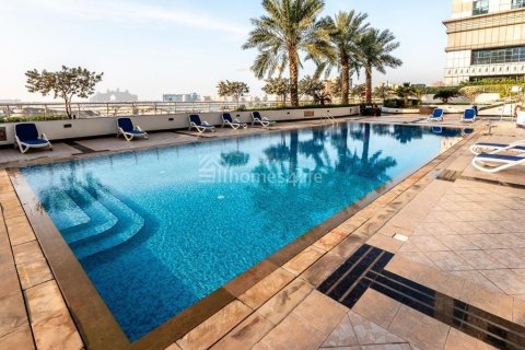 Appartement de 3 chambres à Emirates Crown, UAE No. 140060