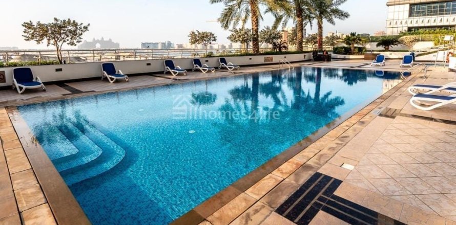 Appartement de 3 chambres à Emirates Crown, UAE No. 140060