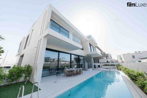 Villa de 5 dormitorios en Dubai, UAE No. 102612 3