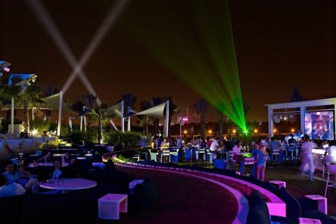 Apartment de 3 dormitorios en Dream Towers, UAE No. 97367 8