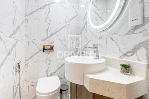 Квартира с 2 спальнями в Бизнес-Бэй, ОАЭ №138389 3