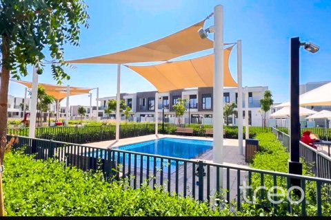 Townhouse de 3 dormitorios en Dubai South (Dubai World Central), UAE No. 174234