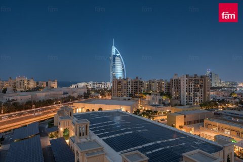 Penthouse de 4 dormitorios en Umm Suqeim, UAE No. 149595