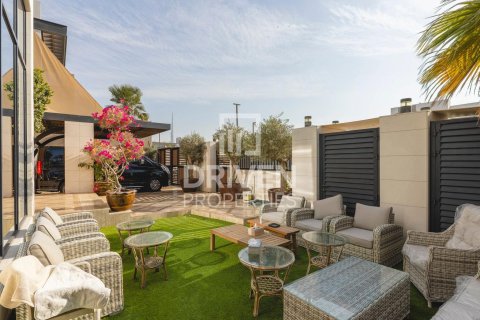 Villa de 5 dormitorios en La Mer, UAE No. 138111 25