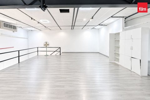 182m² Warehouse in Al Quoz, UAE No. 208303 7