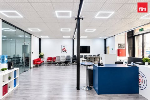 182m² Warehouse in Al Quoz, UAE No. 208303 10