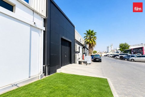 182m² Warehouse in Al Quoz, UAE No. 208303 4
