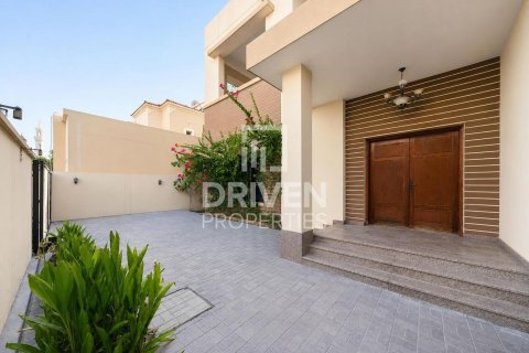 4 bedrooms Villa in Umm Suqeim, UAE No. 193420