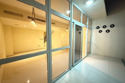 Villa de 2 dormitorios en Dubai, UAE No. 161236 17