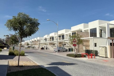 Townhouse de 3 dormitorios en DAMAC Hills (Akoya by DAMAC), UAE No. 161235 10